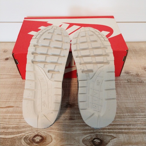 🎉SOLD 🎉NEW Nike AIR MAX SE - Picture 6 of 7